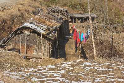 Village shacks near Basantapur Bazar, Nepal