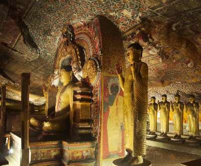 Buddhas in Cave 3 of Dambulla Rock temple , in Dambulla (Sri Lanka, Cultural Triangle)