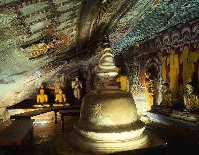 Cave 4 of Dambulla Rock temple , in Dambulla (Sri Lanka, Cultural Triangle)