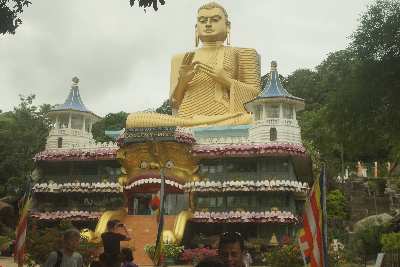 Golden Temple (Buddhist) , in Dambulla (Sri Lanka, Cultural Triangle)
