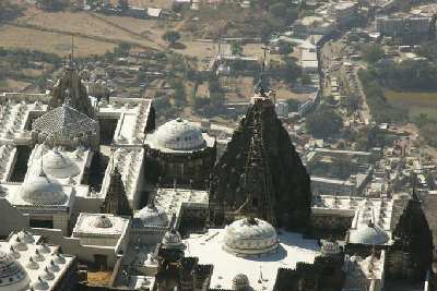 Neminath Mandir Jain-Tempel in Girnar (Indien/Westliches Nordindien/Gujarat)