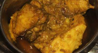 Moghul/Indian Food: Long-simmered yoghurt chicken (Murg Korma) 