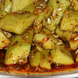 Chinese food: Liang-ban Huang-gua (Cucumber salad with chili) (Gurkensalat mit Chili)