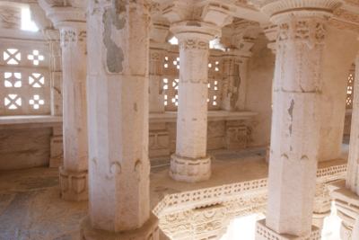 Two-storey column inside of Vedi Manir, Kumbhalgar, Rajasthan (India)