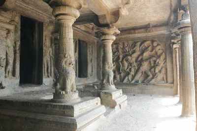 Magisamartini Mandapam Höhlentempel für Durga in Mamallapuram (Indien/Südindien/Tamil Nadu)