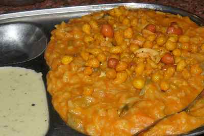Indian food: Bisi Bele Bath (Fluid Rice with legumes, Karnataka)