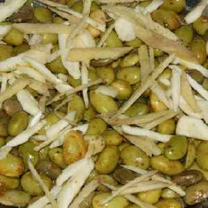 Newari/Nepali food: Musya Paloo (fresh green soybean salad with ginger and garlic)