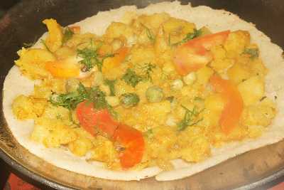 Nepali/Newari food: Vegetable Chatamari (Newari Pizza)