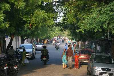 Steet scene in Pondicherry (Puducheri), South India