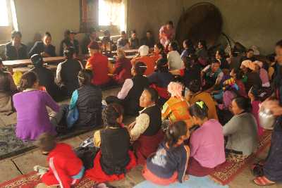 Sherpa women communal singing in Tarke Gyang, Helambu, Nepal