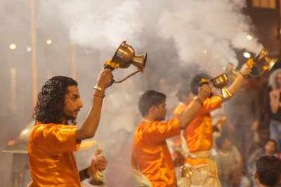 Hindu dancing ceremony Agni Puja at Dashashvamedh-Ghat in Varanasi, Uttar Pradesh, India